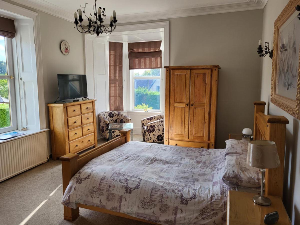 Macbeth Arms Bed & Breakfast Lumphanan Bagian luar foto